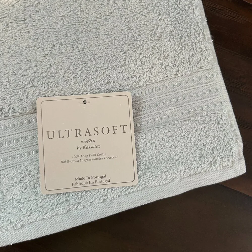 Ultrasoft by Kassatex NWT Grey Hand Towel